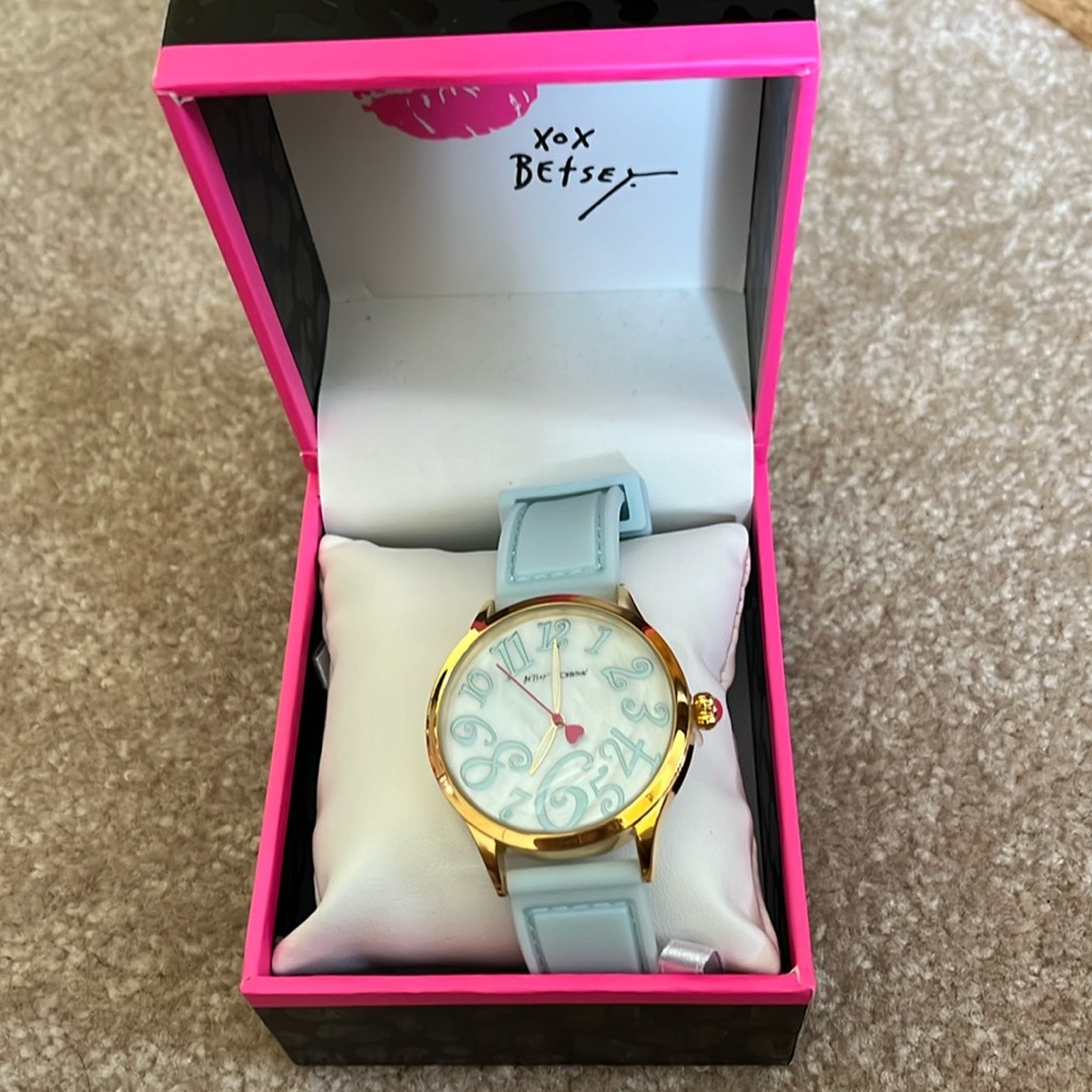 NWT Betsey Johnson Rubber Band Wristwatch